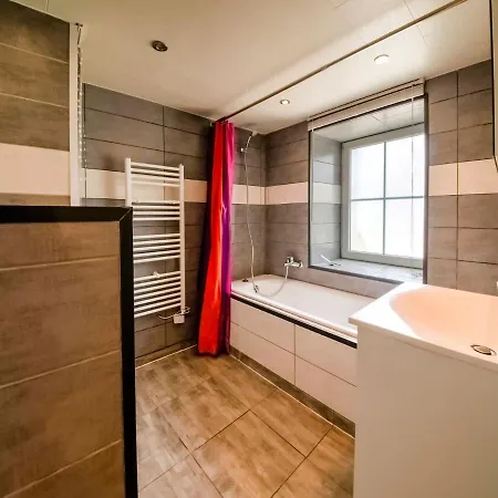 Zen Inspired Holiday In With Jacuzzi Holiday home *